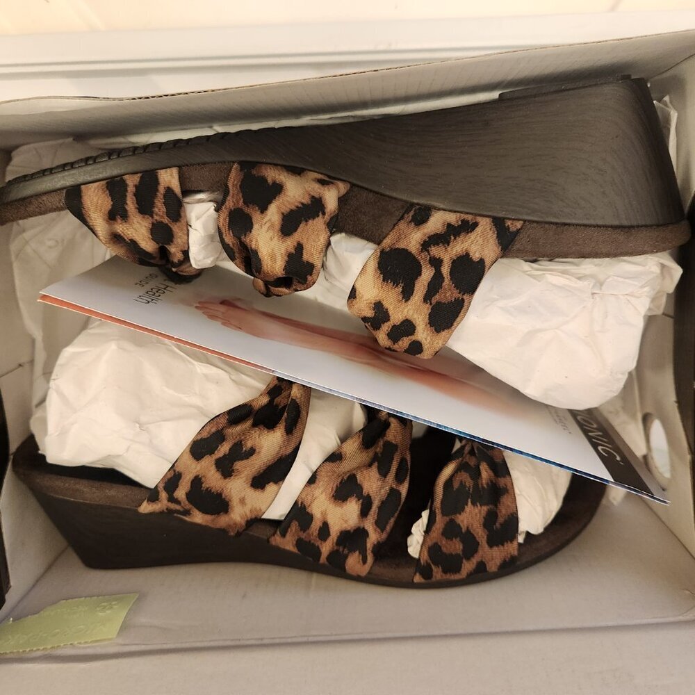 Vionic Park Rizzo - Women's Wedge Sandals Tan Leopard. NIB. Size: Various - Picture 11 of 12